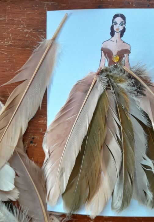 Make Feather Figure Postcards on Canvas